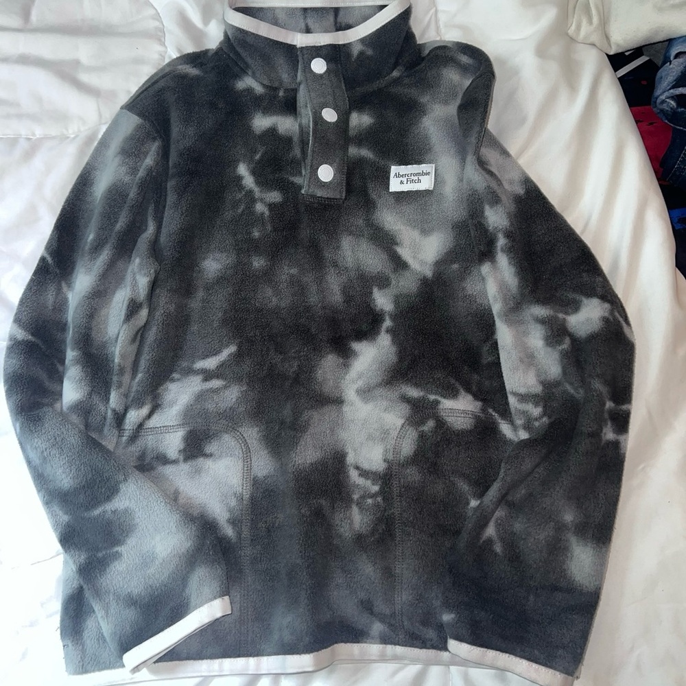 Abercrombie Kids Black and Gray Tie-Dye Sweatshirt